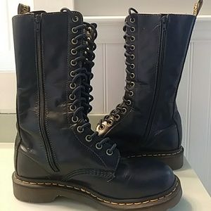 Dr. Martens 1914 navy blue boots